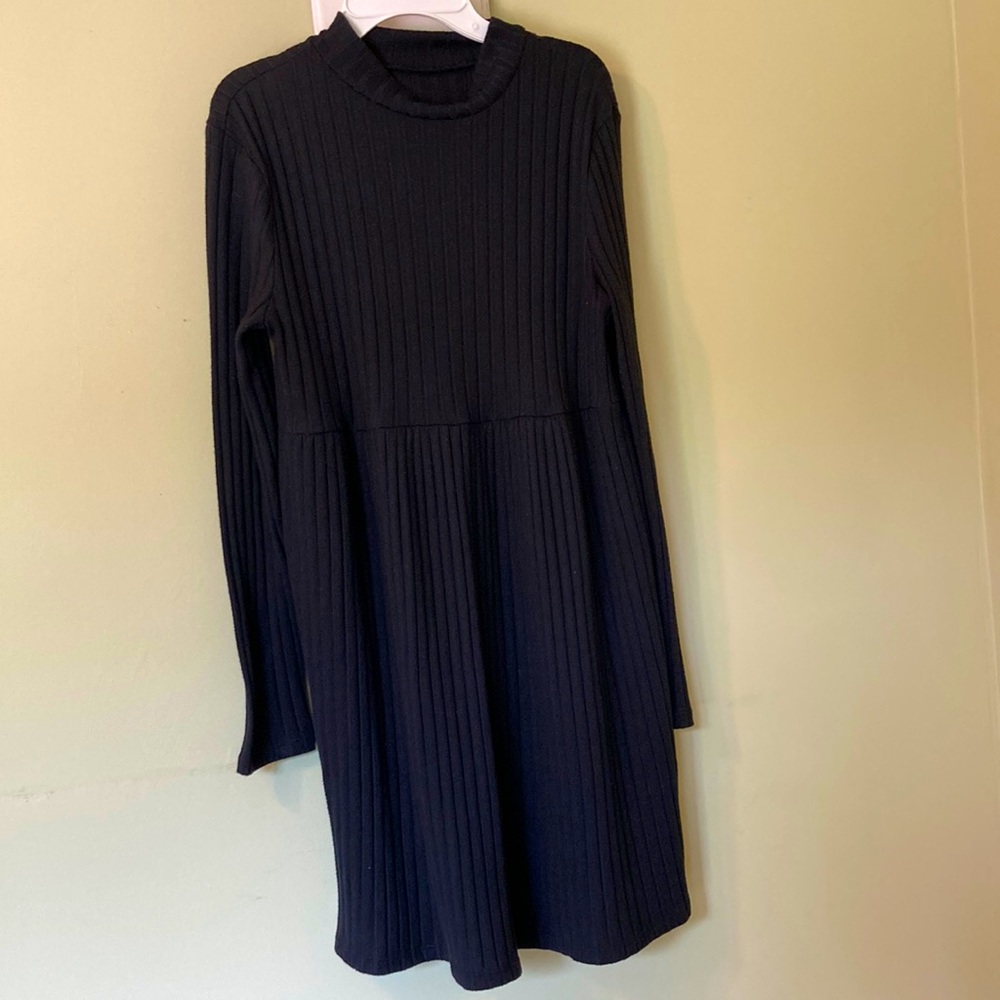 Black Lightweight Sweater Material Dress. Slight turtleneck. Size M.